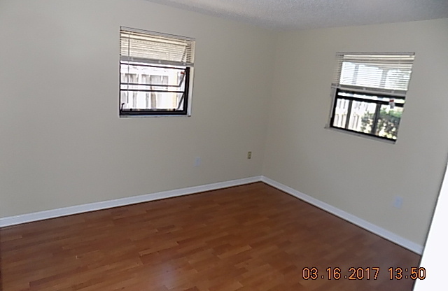 3 beds, 2 baths, $1,650