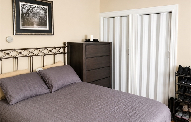 1512 HYDE PARK