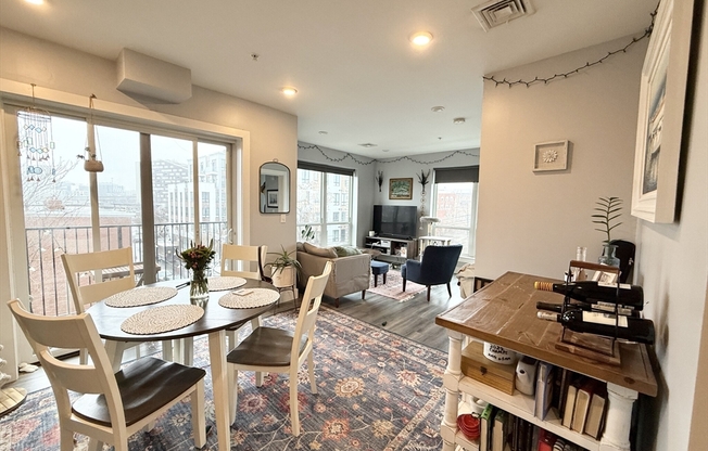 1 bed, 1 bath, 640 sqft, $3,395, Unit 310