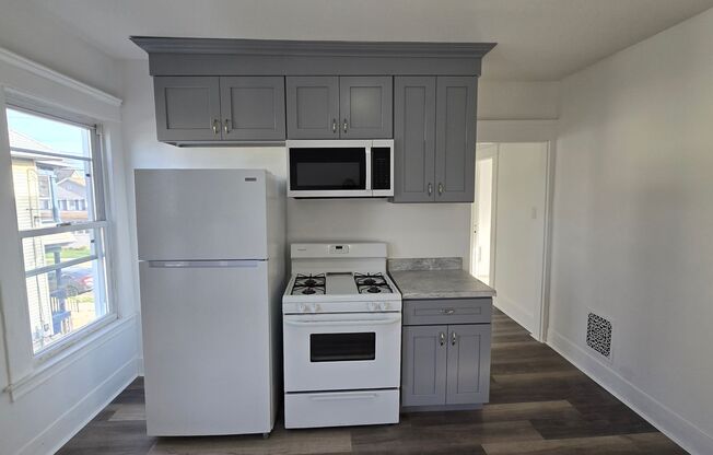 Updated 3 bedroom 2nd floor apartment