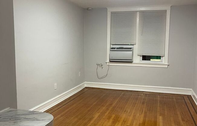 1 bed, 1 bath, 375 sqft, $1,275, Unit 3B