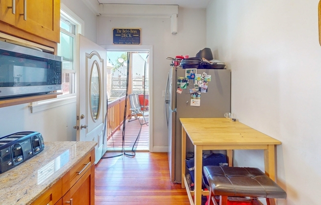 16 Carpenter St 1D