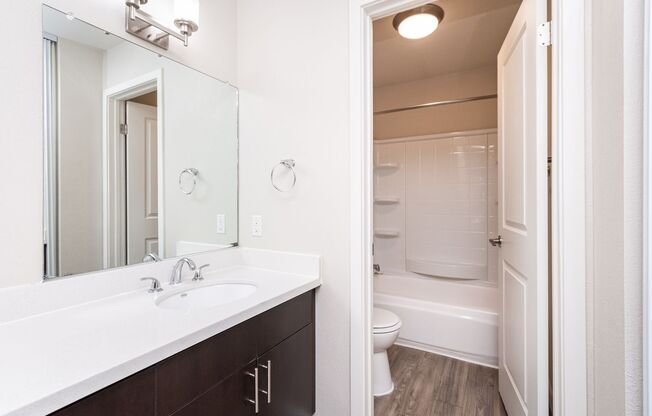 Studio, 1 bath, 451 sqft, $1,450, Unit 91