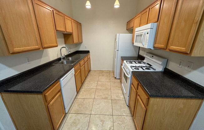3 beds, 2 baths, $1,675, Unit Unit 2911