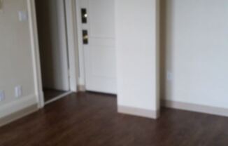 205 Summit Ave E