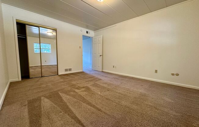 2 beds, 1 bath, $1,050, Unit B-19