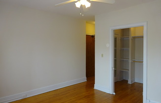 Studio, 1 bath, 350 sqft, $750, Unit 110