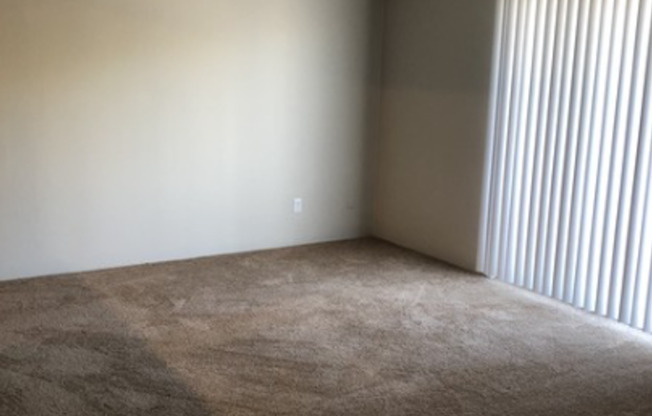 1 bed, 1 bath, 650 sqft, $775, Unit 3700-12