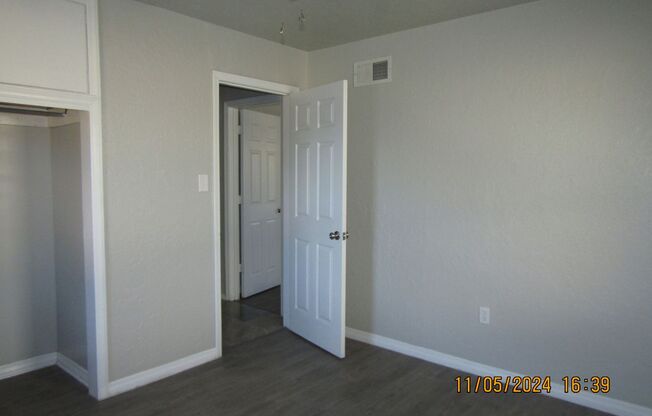 3 beds, 1 bath, $975