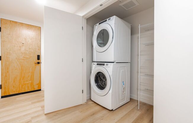 1 bed, 1 bath, 600 sqft, $1,705, Unit 401