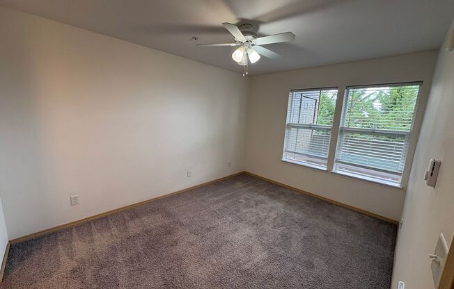 1 bed, 1 bath, 736 sqft, $1,550, Unit 354-3033