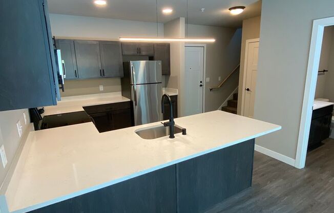 2 beds, 2 baths, 956 sqft, $2,195, Unit 2644-306