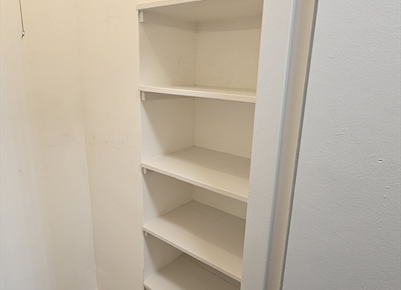 1 bed, 1 bath, 802 sqft, $3,150, Unit 10J