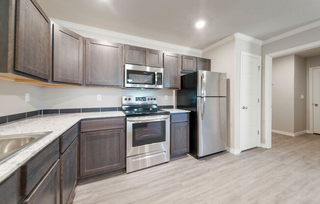3 beds, 2 baths, 1,304 sqft, $1,829, Unit 568