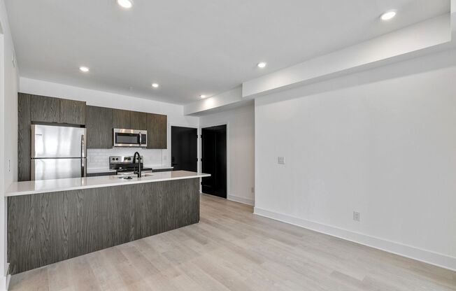 2 beds, 2 baths, 1,142 sqft, $1,850, Unit Unit 305