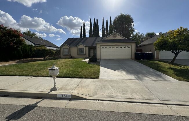 3 bed 2 bath House in Riverside for lease.