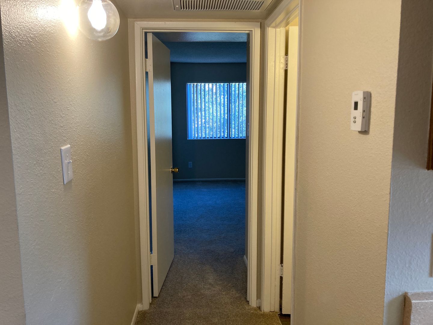1 bed, 1 bath, 670 sqft, $1,175, Unit 243