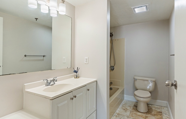 2 beds, 2 baths, 1,069 sqft, $2,700, Unit 217