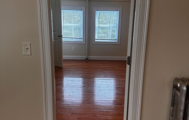 1 bed, 1 bath, 650 sqft, $1,800, Unit 1