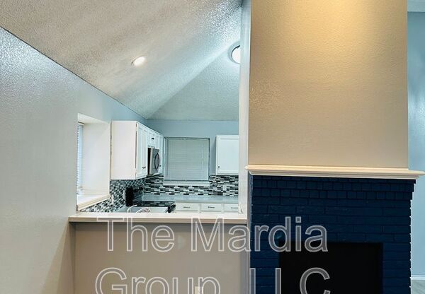 1646 HANCOCK DR
