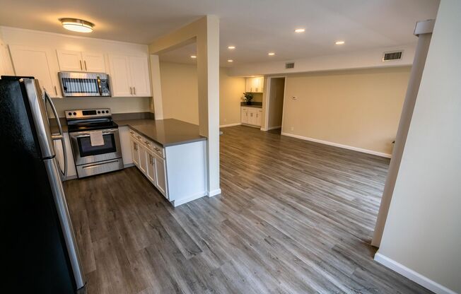 1 bed, 1.5 baths, 750 sqft, $1,998, Unit 100