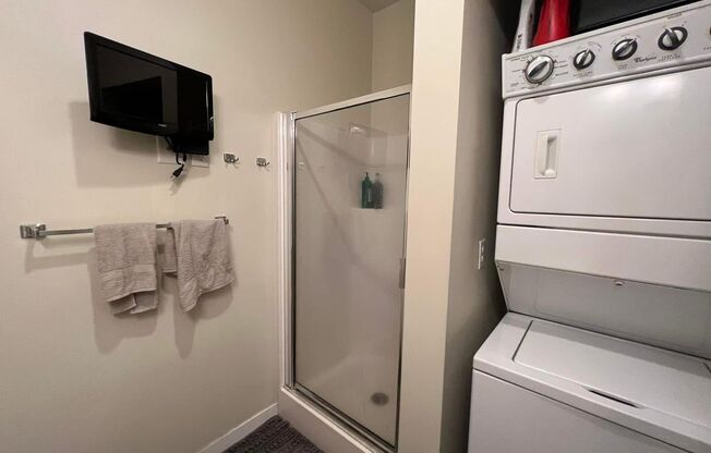 3 beds, 2 baths, $2,235, Unit 509
