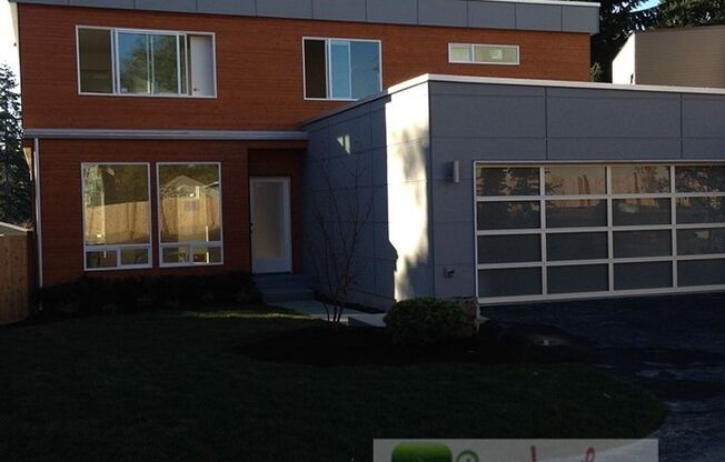 Spectacular 5-Bedroom Seattle Home in Pinehurst w/2-Car Attached Garage!!