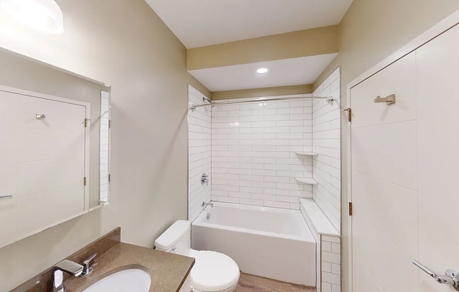 3 beds, 2 baths, 1,200 sqft, $5,300, Unit Unit 7