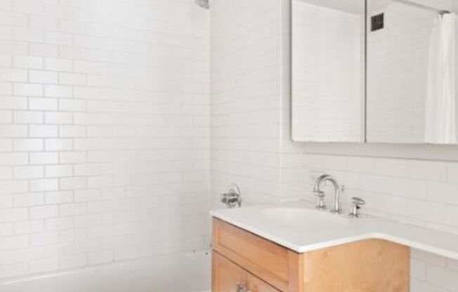 1 bed, 1 bath, 444 sqft, $3,300, Unit N3D