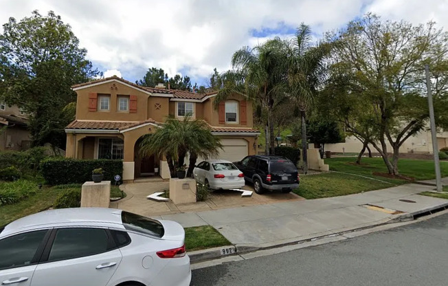 992 YOSEMITE DR