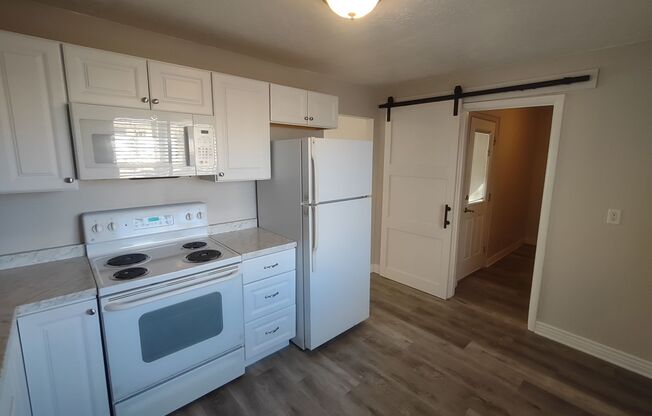 Cozy 2-Bedroom, 1-Bath Near Downtown Cedar City – Great Location & Amenities!