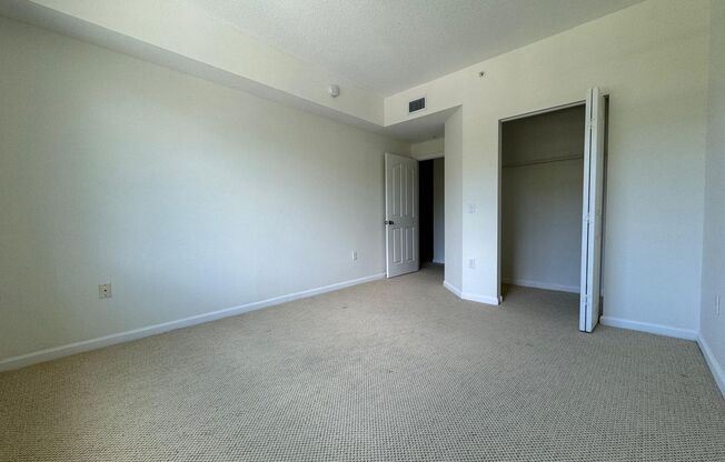 2 beds, 2 baths, $2,200, Unit # 4205