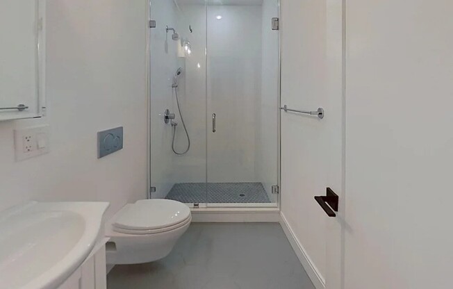 4 beds, 2 baths, 600 sqft, $5,450, Unit 3