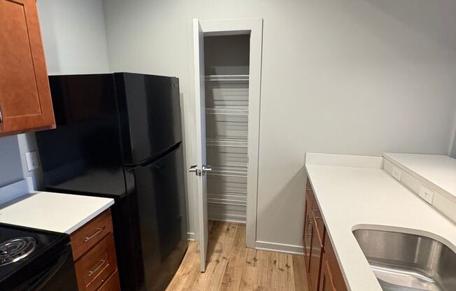 2 beds, 2 baths, 970 sqft, $1,495, Unit Unit 216