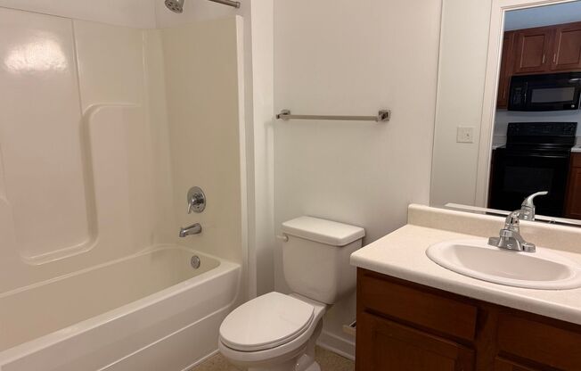 Studio, 1 bath, 402 sqft, $825, Unit 119