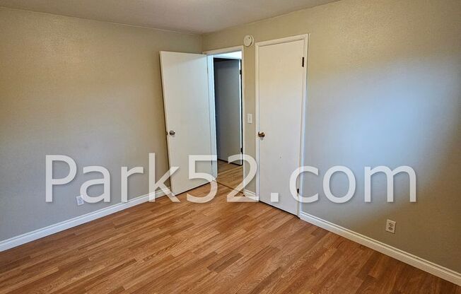 2 beds, 1 bath, $1,900, Unit 2503