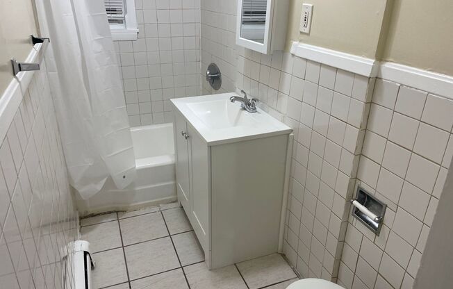 1 bed, 1 bath, $1,175, Unit Unit 3