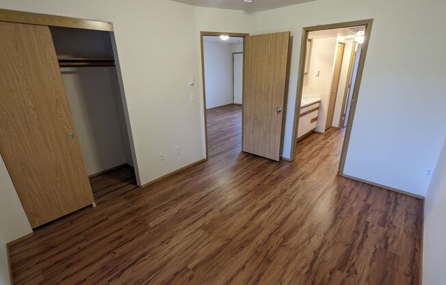 2 beds, 1 bath, 800 sqft, $1,475