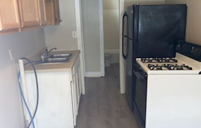 2 beds, 1 bath, $895