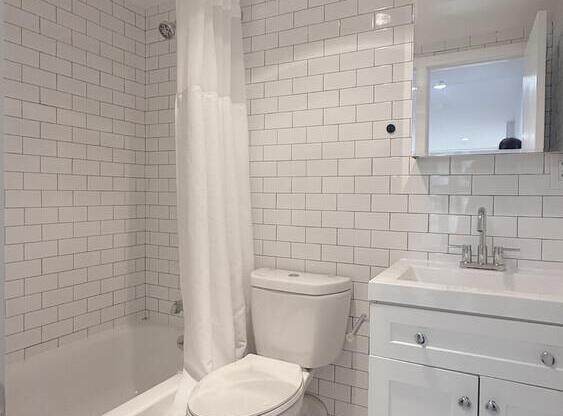 250 W 74 ST