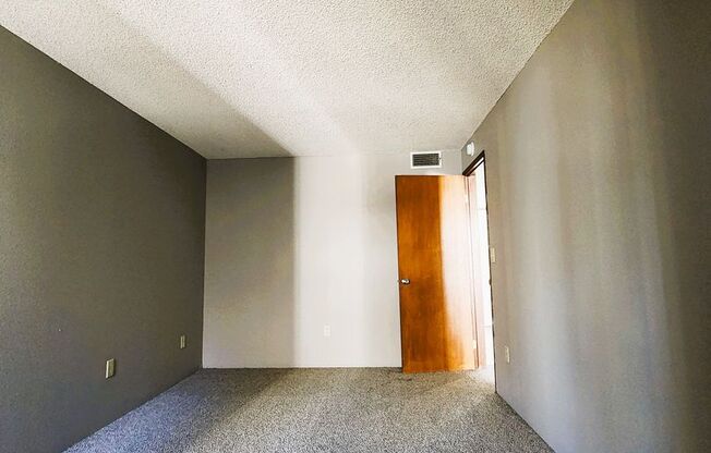 1 bed, 1 bath, 643 sqft, $1,275, Unit 210