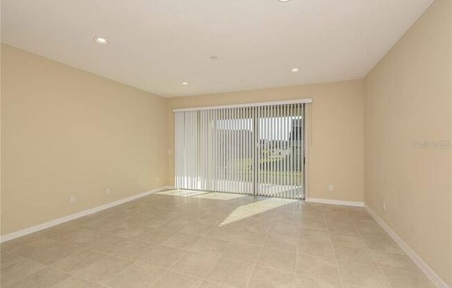 3890 GRASSLAND DR