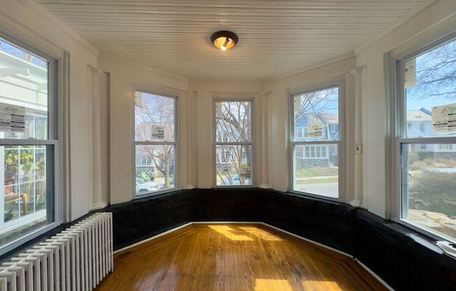 Charming 3 Bedroom/2 Bathroom Townhome in Ednor Gardens-Lakeside, MD!