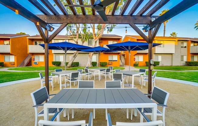 Picnic Area at Pacific Trails Luxury Apartment Homes, California, 91722