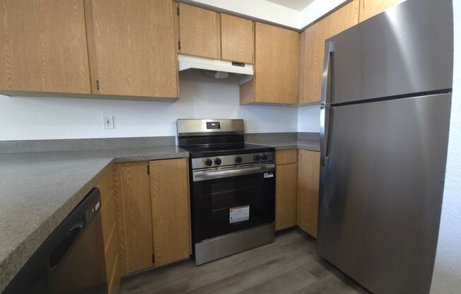 2 beds, 1 bath, 875 sqft, $1,350, Unit 127-38