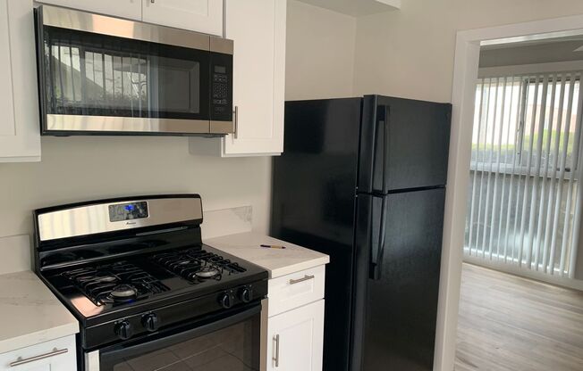 1 bed, 1 bath, 750 sqft, $1,950, Unit A