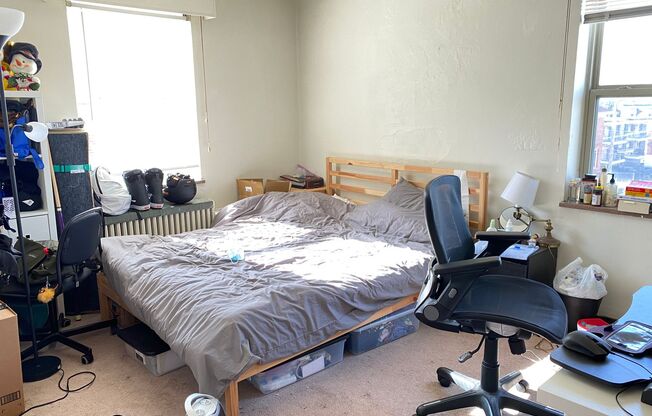 2 beds, 1 bath, 950 sqft, $1,375, Unit 5600 Fifth A313