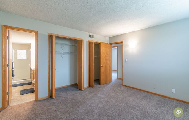 3 beds, 2 baths, 1,350 sqft, $1,460, Unit C-70