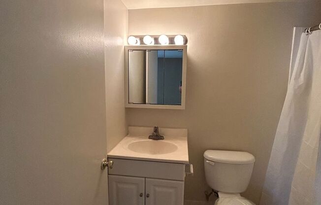 1 bed, 1 bath, 625 sqft, $1,195, Unit C04