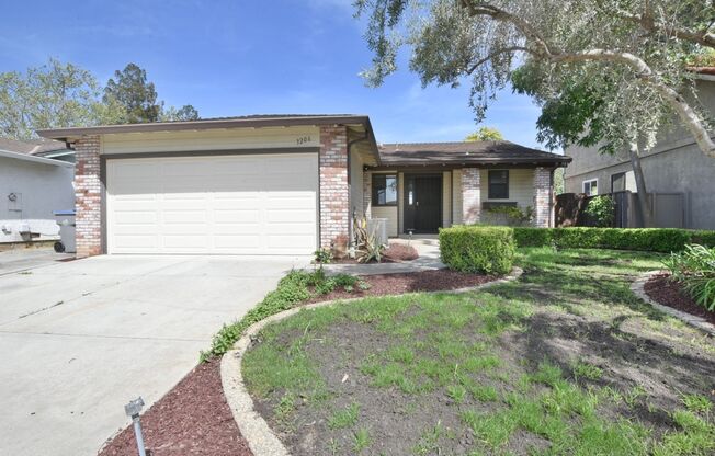 Gorgeous Recently Remodeled 2 Bedroom 2 Bath Home in Desirable Evergreen Cul de Sac
